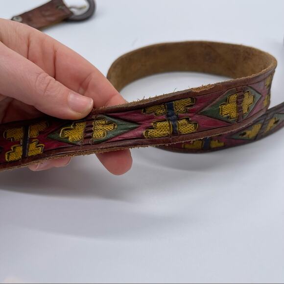 Vintage Handtooled Leather Belt, Made in Mexico, Size Medium. Wooden Buckle - Picture 7 of 7